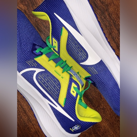 NWOT Nike Pegasus 40 Running shoes team Brazil - Picture 2 of 14